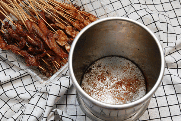 在杨浦区坚持了24年的香酥鸡摊头，每一口都是小辰光的味道