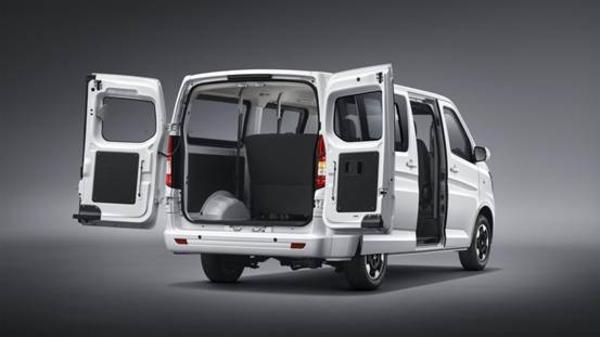 EM80-白色-侧后45度开门