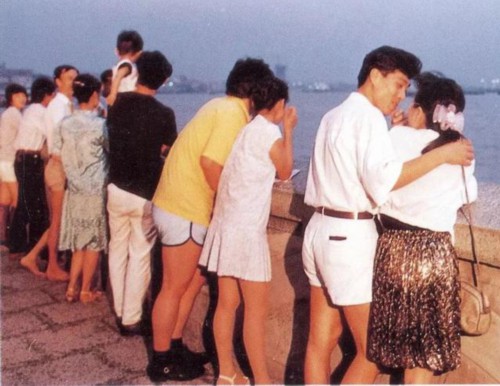 【记忆】曾经沪上最知名的约会圣地，外滩“情人墙”你了解吗？