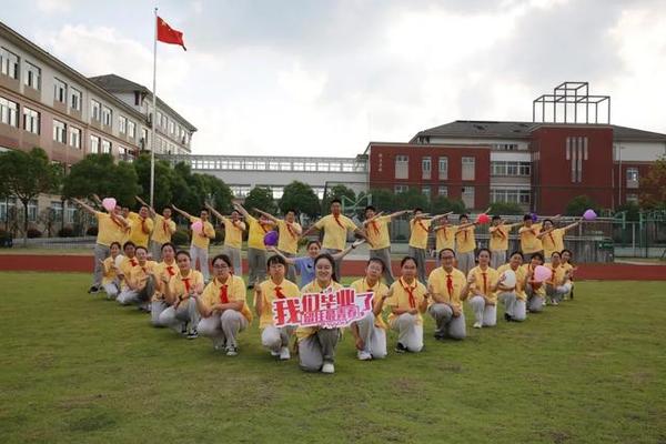 特殊的毕业季，来看沪上中小幼学校不一般的毕业照！