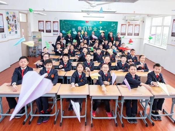刷屏！上海19所小学超美毕业照来袭！世外、逸夫等，你pick哪所？