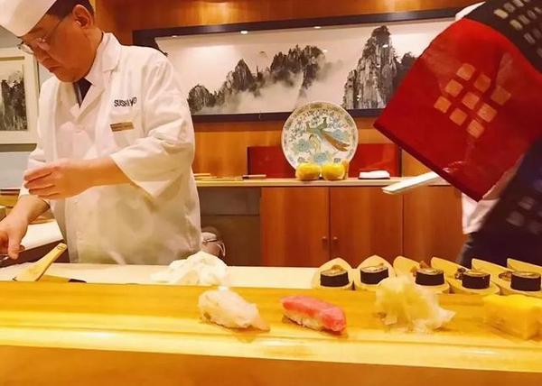 独家揭秘上海史上最贵餐厅，月入5w以下千万别进！看……
