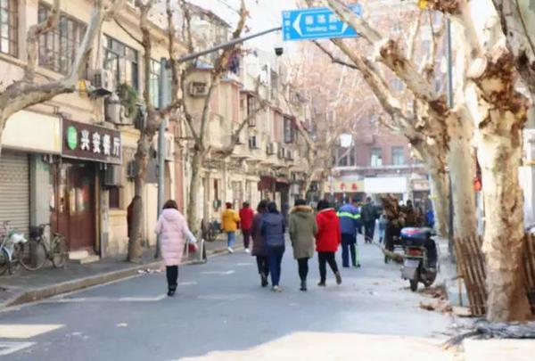 一个月排队29天,魔都人扎堆蹲弄堂吃的店,只能手写点单!