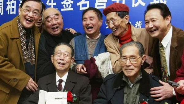 泪崩！那些年老上海们顶顶欢喜的滑稽戏，现在几乎看不到了