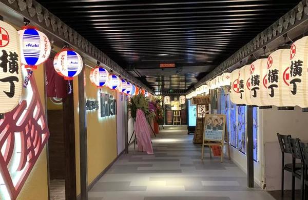 中山公园商圈的这条“日式风情美食街”，特色浓郁！