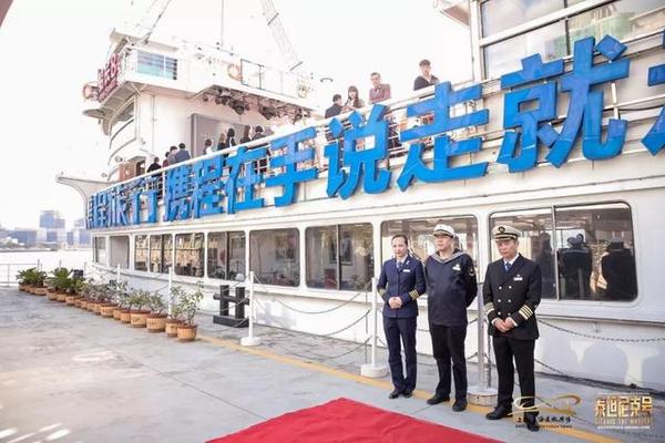 黄浦江上有一艘“泰坦尼克号”?登船后,高能来了……