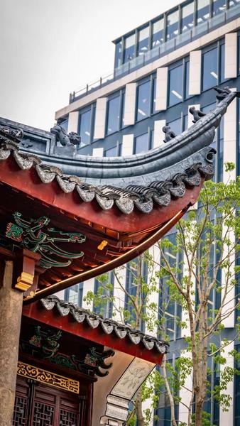 外滩又一古建筑涅槃重生,300多年前人们在这里看戏酬神