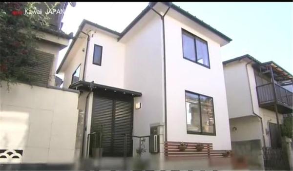 日本一家12口住11坪房:吃饭挤客厅上厕所要排队,这能舒服?