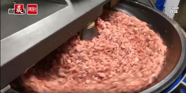 揭秘魔都最大鲜肉月饼生产基地,六十四层酥皮是这样做出来的丨上海会客厅