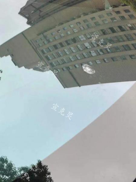 啥情况?上海一小区30楼天降钢珠!砸中9辆车,200万路虎天窗被砸碎