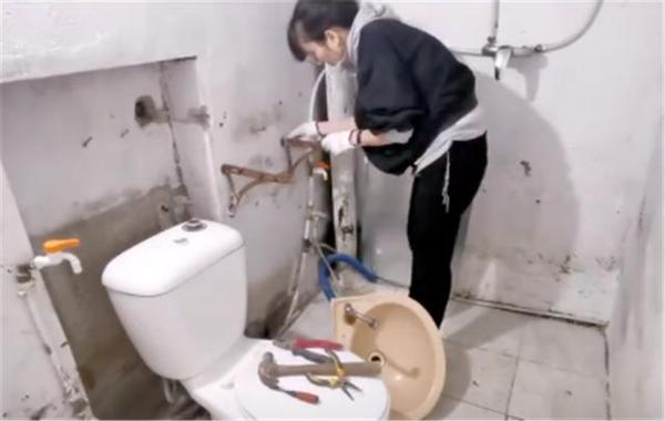 90后姑娘花2万将35㎡二手毛坯房改成这样?网友:妹子厉害