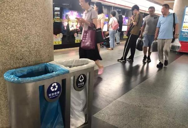 申晨间 | 下月起，吃完早餐垃圾带回家！上海马路上不再有“湿垃圾桶”