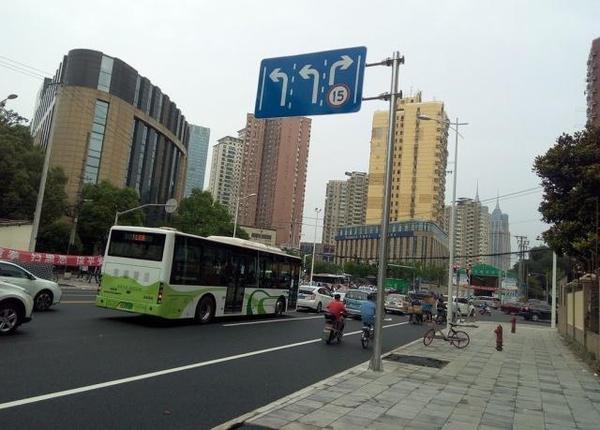 上海市普陀区真如地铁站的建设：300米摩天大楼、新道路、新地铁