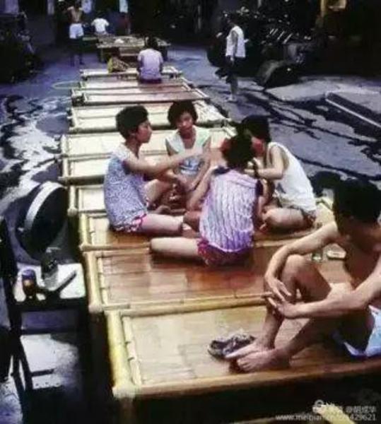 二十年前，上海人的蜗居画面