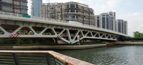 徐汇滨江地区从跑道改造，目前已经有了赶超上海传统市中心的实力