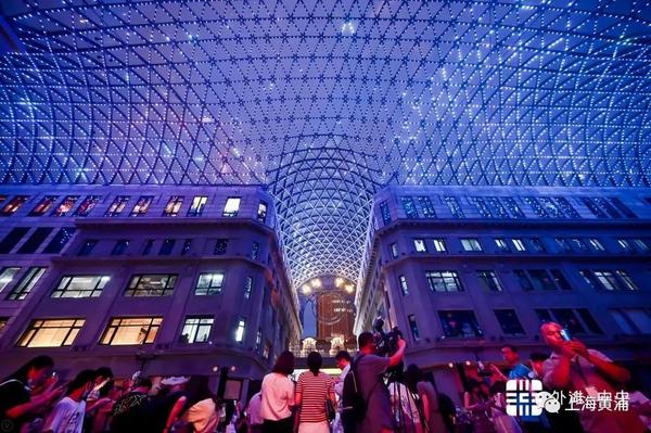 炫美穹顶、怀旧市集、奇趣展览……在上海逛商场太有意思了！