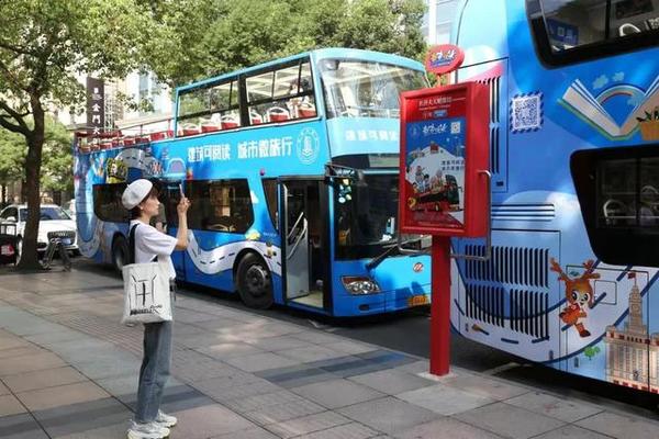 设5站！还有专职导游！全新巴士亮相上海，带你玩遍浦东浦西！此外......