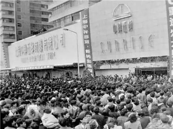 上海六百迎来拆除重建倒计时！市民纷纷赶来见最后一面！你还记得这些“第N百货”们吗？