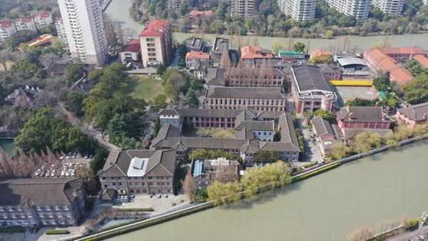 绝绝子！魔都又添人文打卡地：苏州河滨水岸线 百年高校老建筑群，全上海独此一家