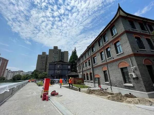 绝绝子！魔都又添人文打卡地：苏州河滨水岸线 百年高校老建筑群，全上海独此一家