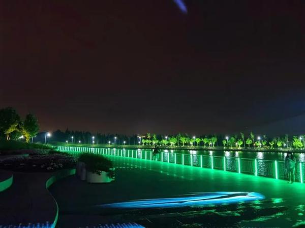 【探索】申城公园的夜景有多美？这组图集告诉你→