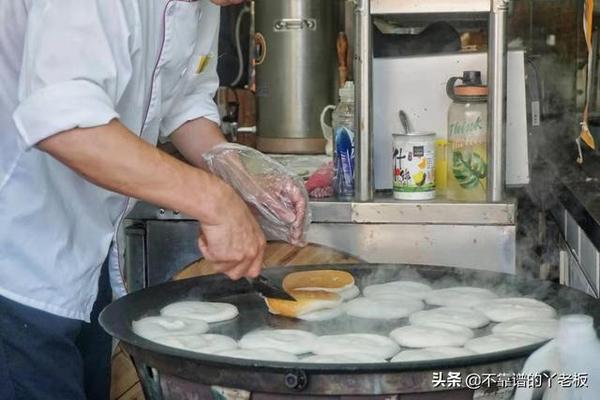终于找到了！上海几乎绝迹的“米饭饼”，爱吃的都老了吧
