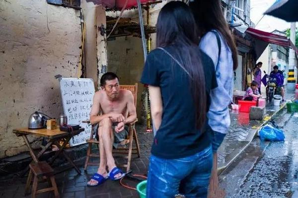 实拍上海“城中村”：1000万人的蜗居生活！