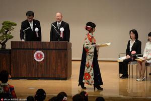 画面太美不敢看实拍日本女子大学毕业仪式 上海热线