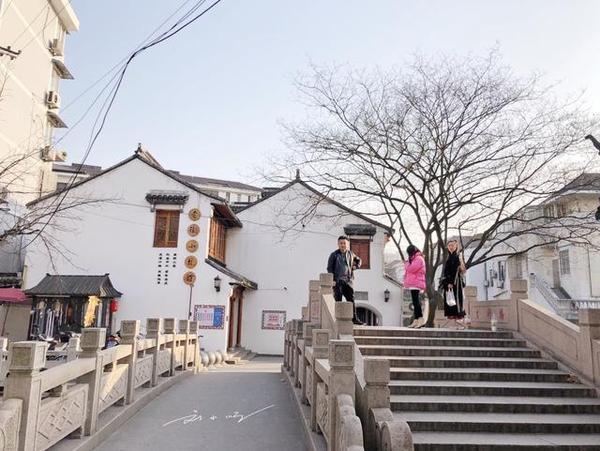 上海郊区最著名的古镇，以小笼包闻名于世，游客：一听到就流口水