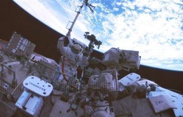 神舟二十一号航天员乘组圆满完成第三次出舱活动！张陆打破中国记录