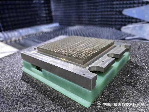 高端卫星通信成本降至千元级!中国突破超表面电磁调控关键技术