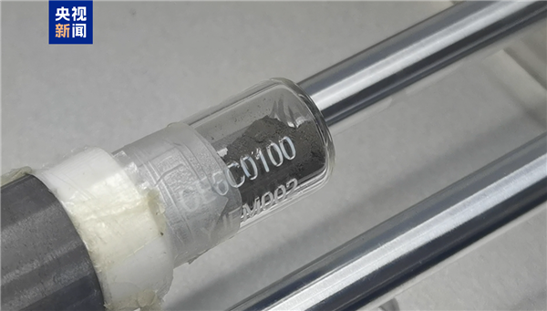 我国科学家首次破解:终于知道嫦娥六号月壤为什么这么黏