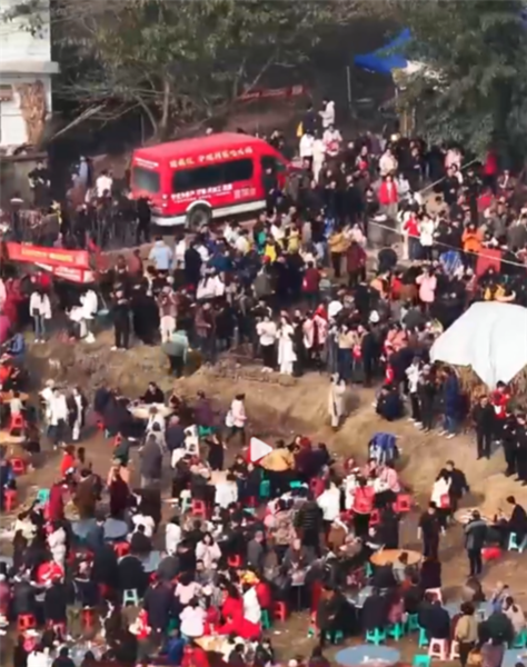 重庆一女子喊网友杀猪来了上千人  中国电信火速增开临时5G基站